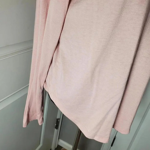 SO Favorite Crew Women's Pink Dusty Rose Long Sleeve Top Size Medium - Picture 6 of 8